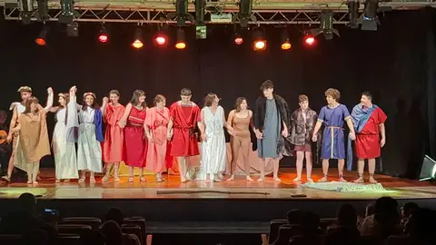 El IES Pascual Carrión de Sax gana el Festival de Teatro Grecolatino de la Universidad de Alicante. El IES Pascual Carrión de Sax gana el Festival de Teatro Grecolatino de la Universidad de Alicante.