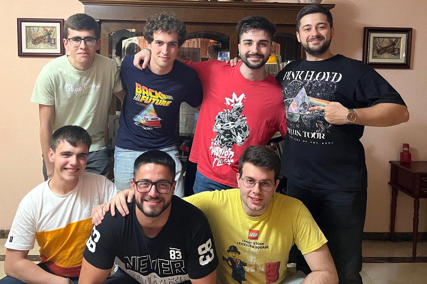 Siete estudiantes de matemáticas de la UAL ganan la Liga Matemática. Han vencido en todos los enfrentamientos Siete estudiantes de matemáticas de la UAL ganan la Liga Matemática. Han vencido en todos los enfrentamientos