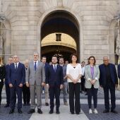 L'alcalde de Barcelona, Jaume Collboni, i el president de la Generalitat en funcions, Pere Aragonès, han presidit el minut de silenci