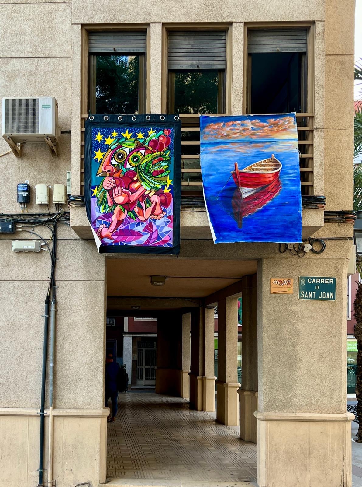 Más de ochenta artistas participan en Elche en las 'Balconadas al Raval 2024' Más de ochenta artistas participan en Elche en las 'Balconadas al Raval 2024'