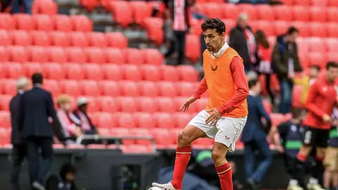 Jesús Navas sufre una sobrecarga en el bíceps femoral izquierdo Jesús Navas sufre una sobrecarga en el bíceps femoral izquierdo
