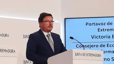 El consejero de Economía, Empleo y Transformación Digital, Guillermo Santamaría, en rueda de prensa tras el Consejo de Gobierno de la Junta El consejero de Economía, Empleo y Transformación Digital, Guillermo Santamaría, en rueda de prensa tras el Consejo de Gobierno de la Junta