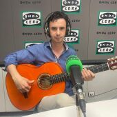 Pedro Navarro, guitarrista premio de la Música 2024. 