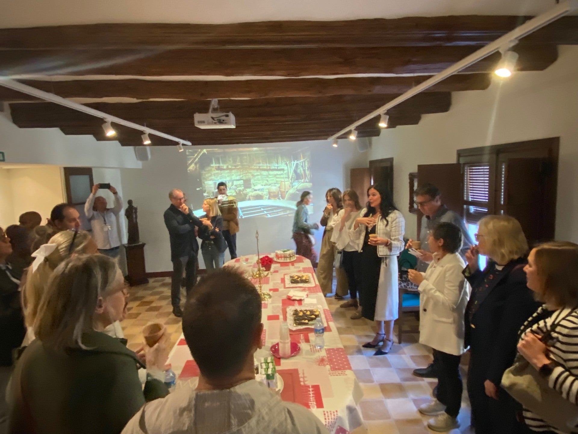 Primer encuentro en Huesca para impulsar la estrategia de turismo Primer encuentro en Huesca para impulsar la estrategia de turismo