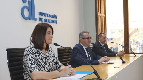 De izquierda a derecha Marina S&aacute;ez, Toni P&eacute;rez y Antonio Bernabeu