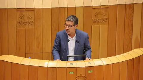 Iago Tabarés presenta unha moción sobre os polígonos empresariales de Ourense Iago Tabarés presenta unha moción sobre os polígonos empresariales de Ourense