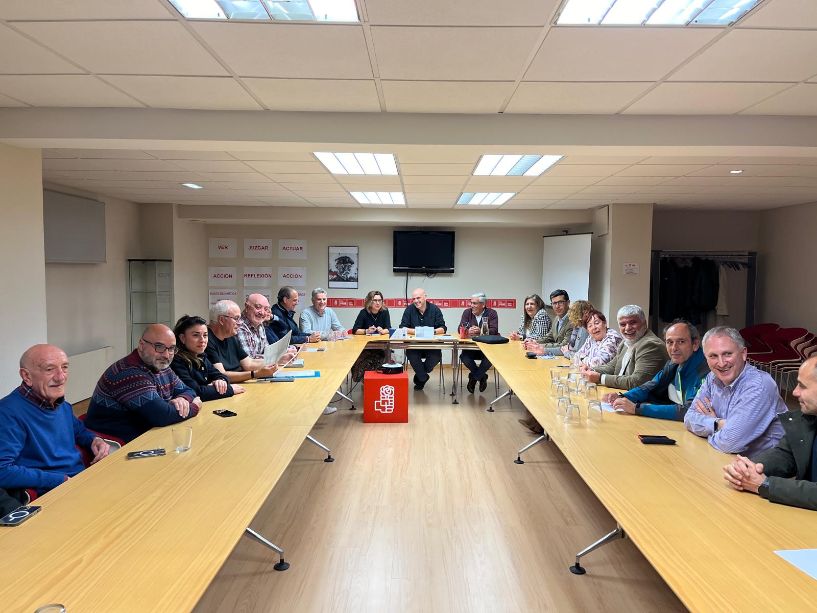 Diferencias entre partidos y grupos municipales Diferencias entre partidos y grupos municipales