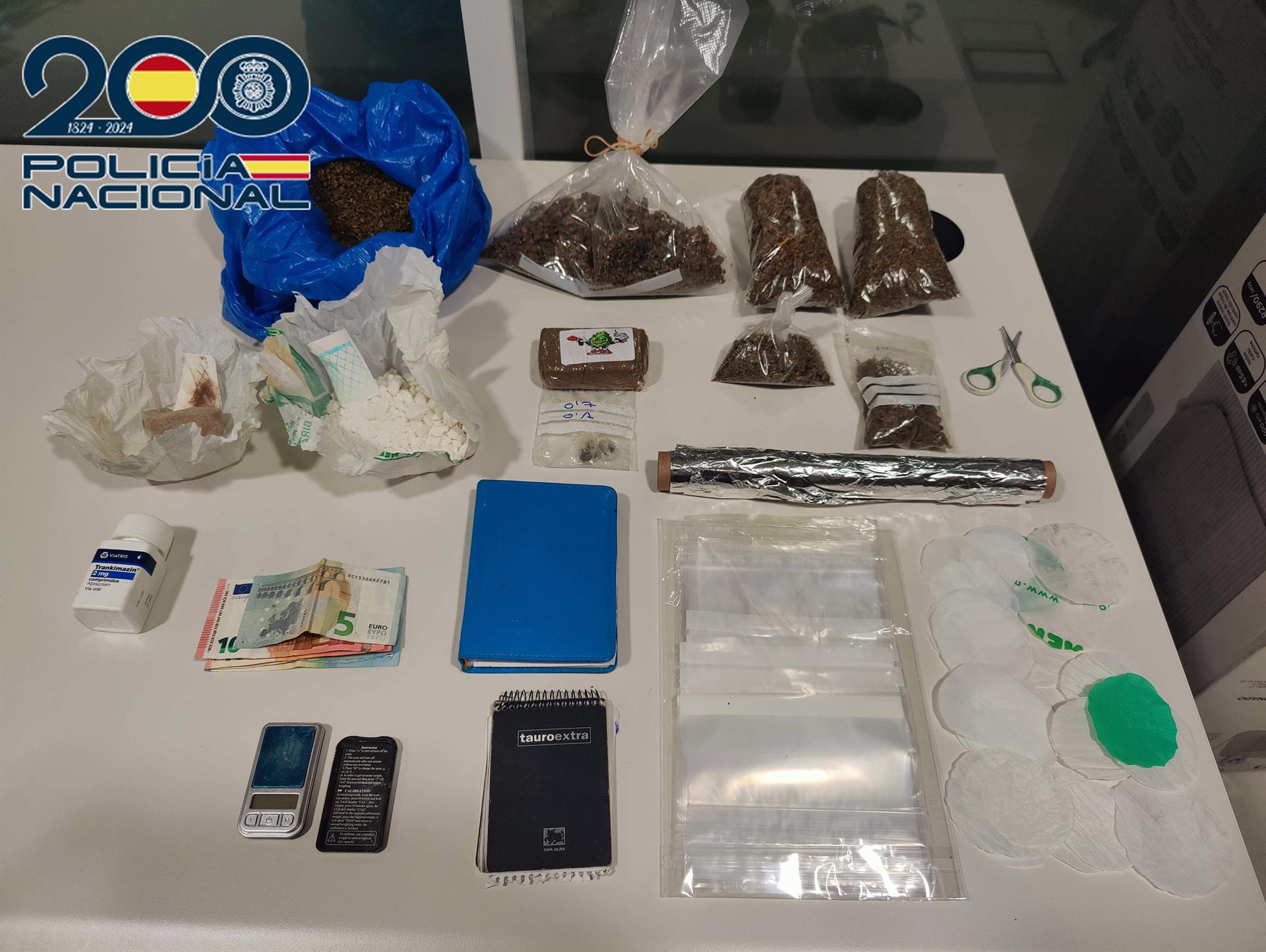 La Policía detiene a tres personas y desmantela un punto "muy activo" de venta de droga en Cáceres La Policía detiene a tres personas y desmantela un punto "muy activo" de venta de droga en Cáceres
