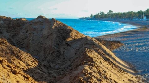 Aporte arena playa San Pedro Alc&aacute;ntara