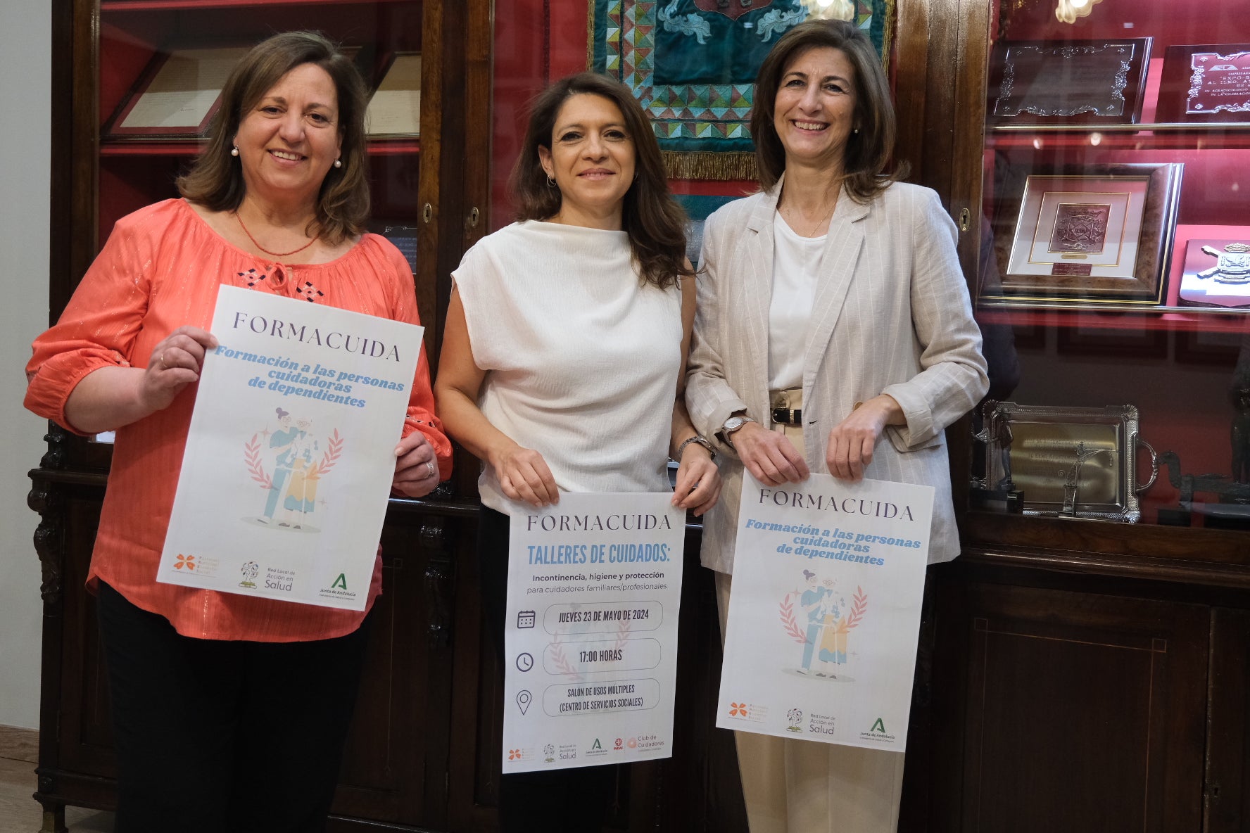 El proyecto ‘FormaCuida’ facilita formación a familiares y profesionales sobre cuidados a personas dependientes El proyecto ‘FormaCuida’ facilita formación a familiares y profesionales sobre cuidados a personas dependientes