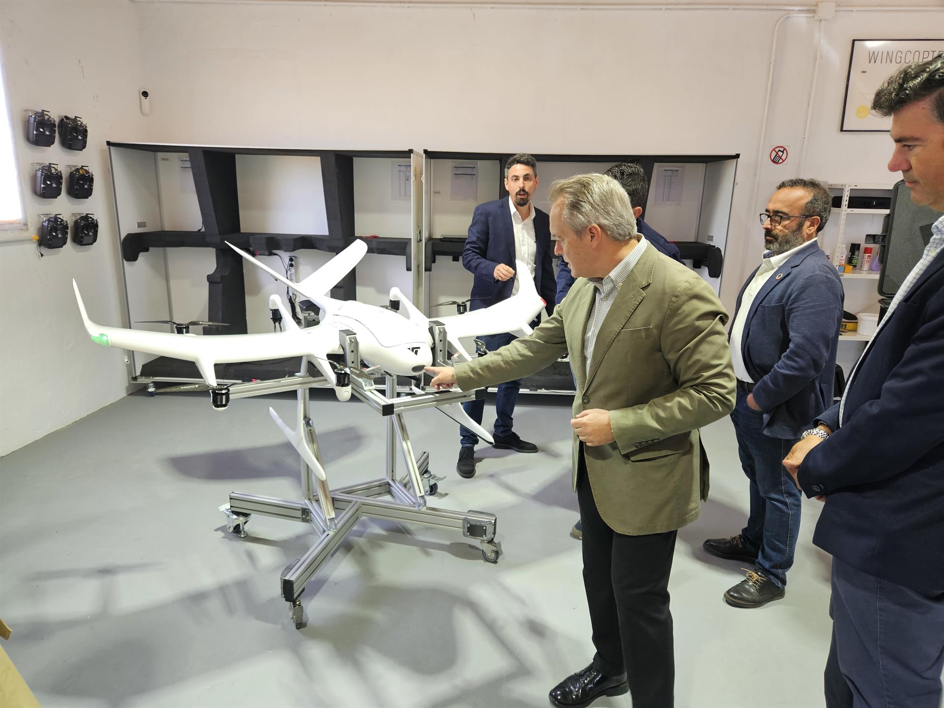 Una empresa alemana de drones se instala en Aldeacentenera para testar prototipos de transporte de mercancías Una empresa alemana de drones se instala en Aldeacentenera para testar prototipos de transporte de mercancías