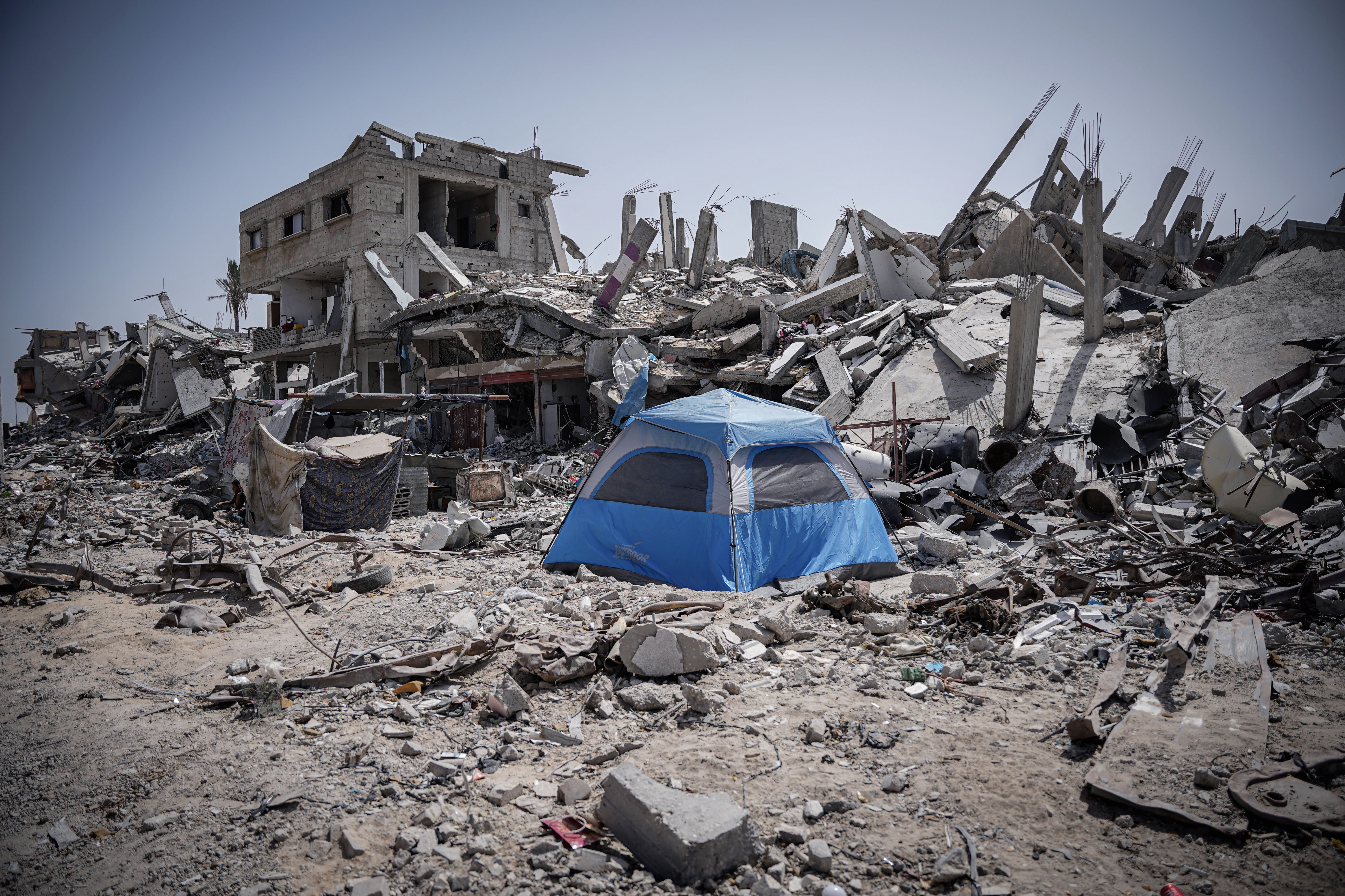 Entran a Gaza 27 camiones de ayuda humanitaria a través del muelle artificial de la costa Entran a Gaza 27 camiones de ayuda humanitaria a través del muelle artificial de la costa
