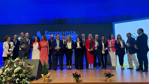 La Consejera Elena Manzano destaca la política de atracción de empresas y personas en la que trabaja la Junta de Extremadura La Consejera Elena Manzano destaca la política de atracción de empresas y personas en la que trabaja la Junta de Extremadura