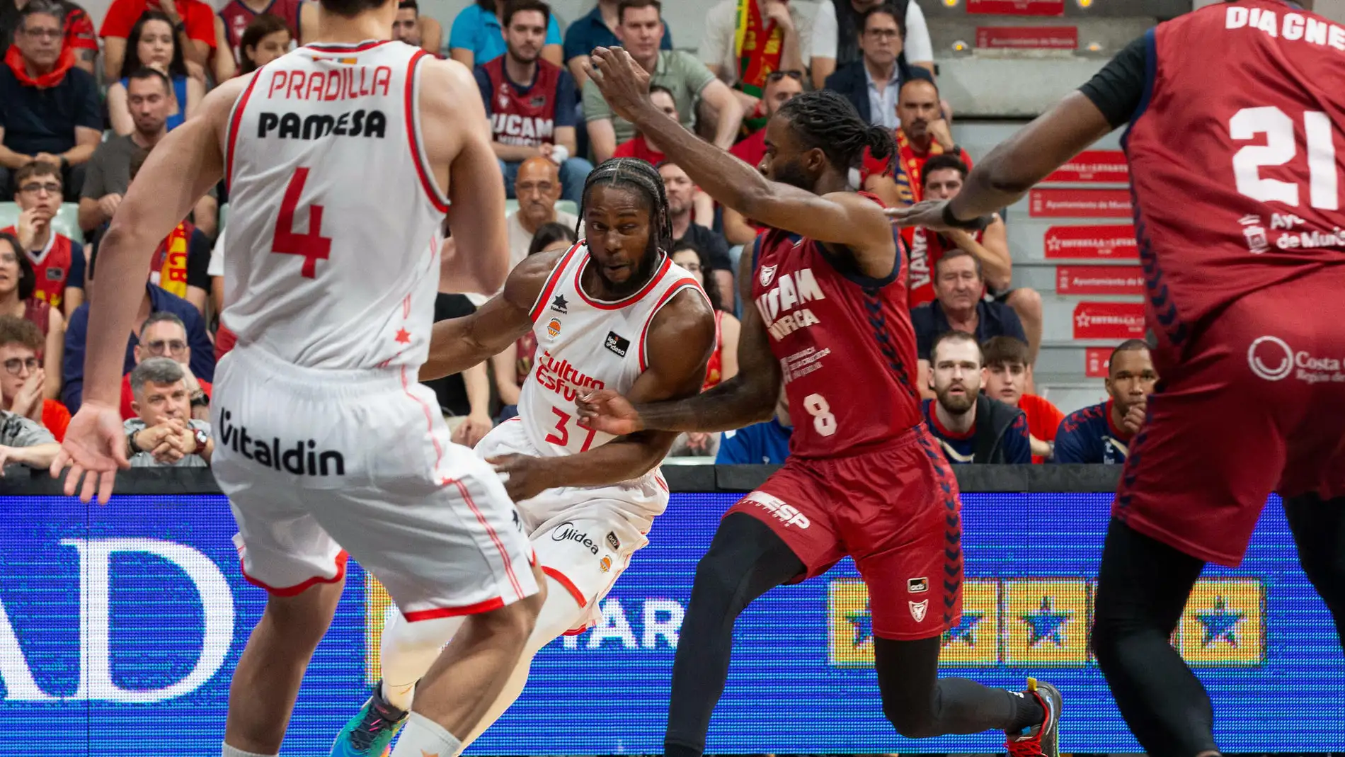 Valencia Basket resiste y fuerza el tercer partido recuperando el factor cancha