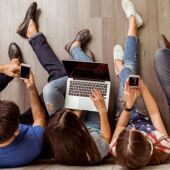 A metade dos mozos galegos recoñece que o uso de Internet lles causa problemas