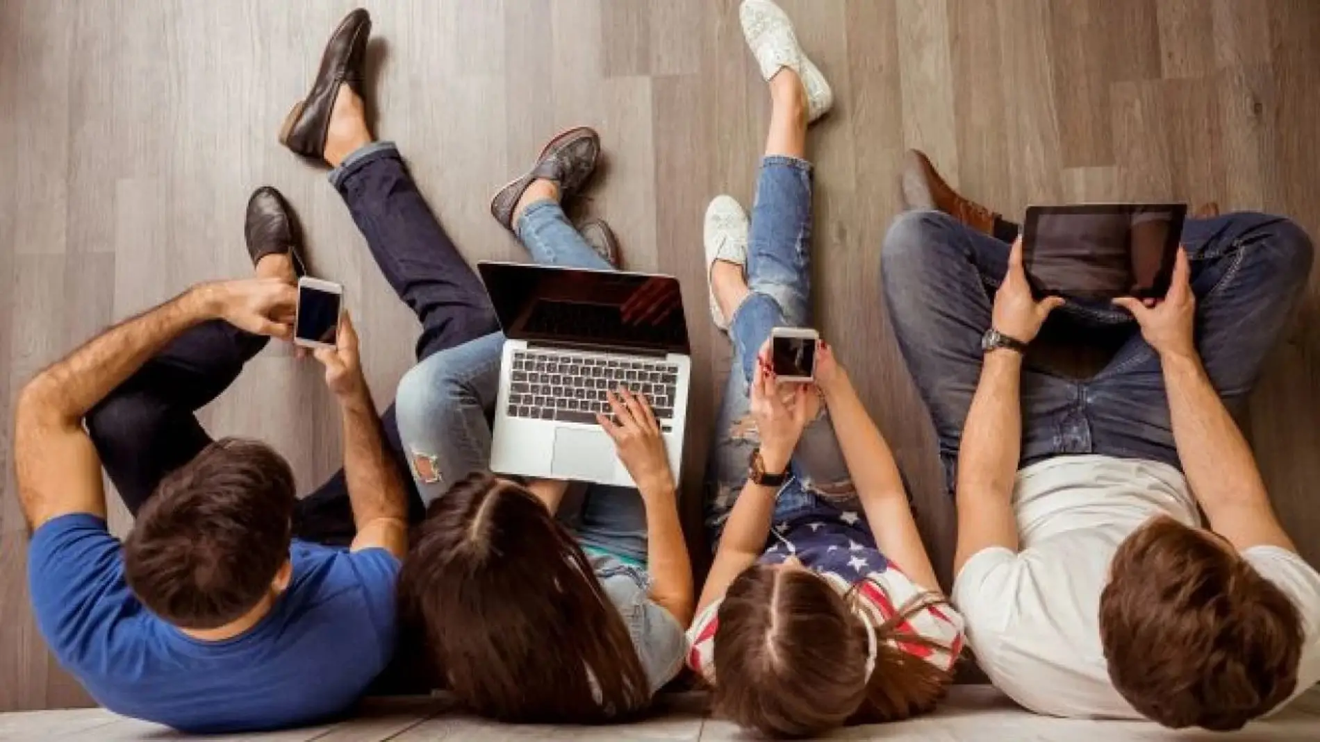 A metade dos mozos galegos recoñece que o uso de Internet lles causa problemas