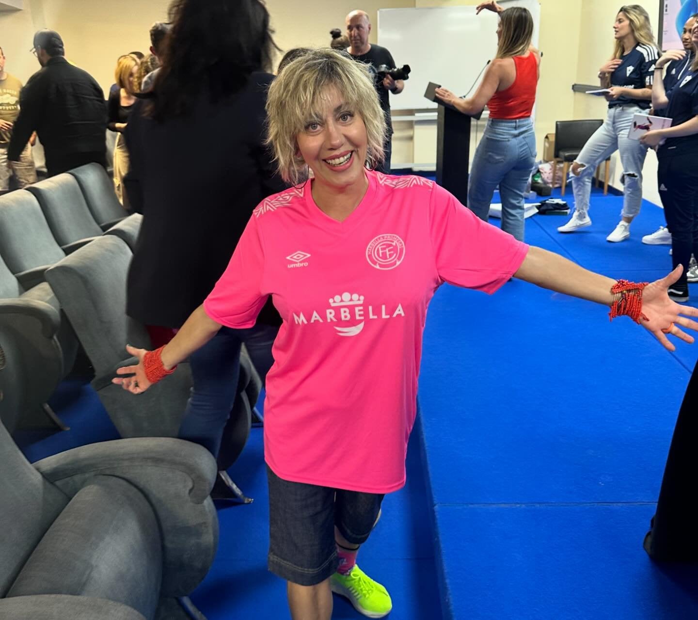 Callejeamos homenajeando al fútbol femenino local Callejeamos homenajeando al fútbol femenino local