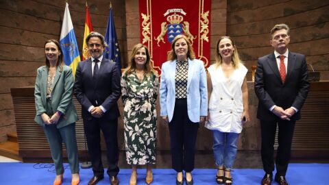 Dolores Padr&oacute;n toma posesi&oacute;n en Canarias