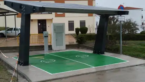 La Diputación de Cáceres licita por 2,5 millones la red provincial de recarga de vehículos eléctricos La Diputación de Cáceres licita por 2,5 millones la red provincial de recarga de vehículos eléctricos