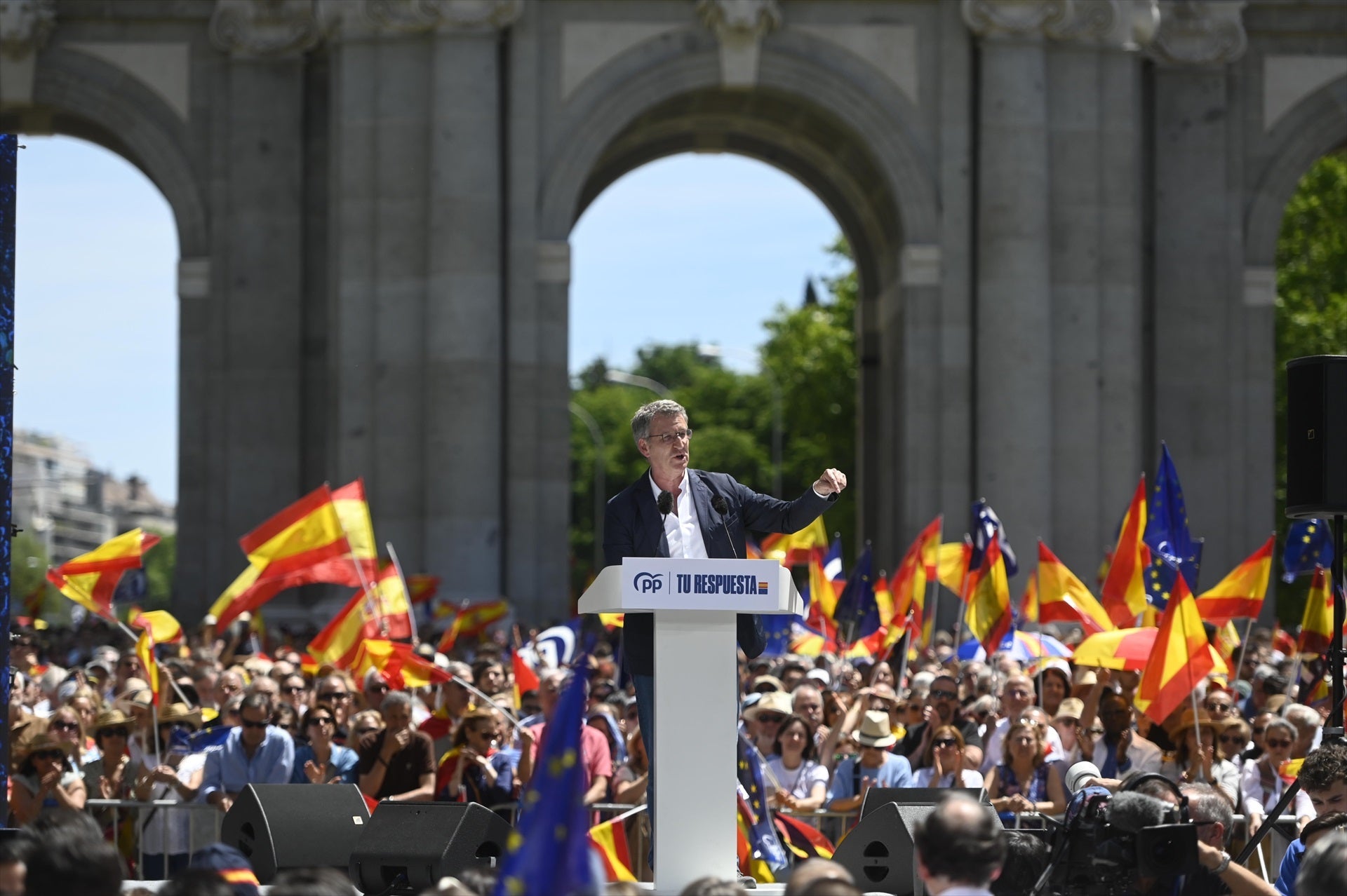 Feijóo pide a Sánchez adelantar elecciones y poner punto y final a una legislatura perdida Feijóo pide a Sánchez adelantar elecciones y poner punto y final a una legislatura perdida