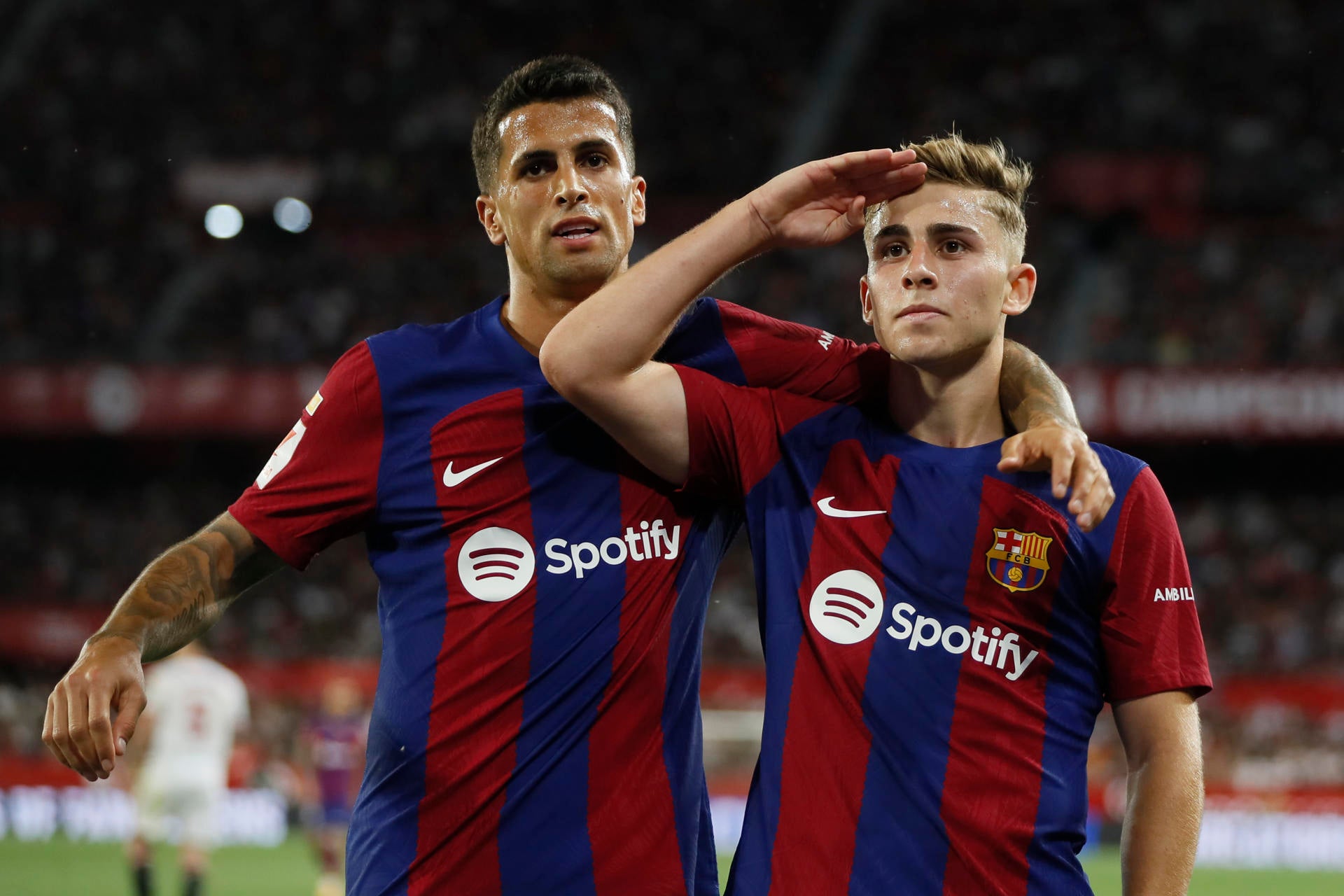 Xavi se despide del Barcelona con victoria en el Pizjuán ante el Sevilla Xavi se despide del Barcelona con victoria en el Pizjuán ante el Sevilla