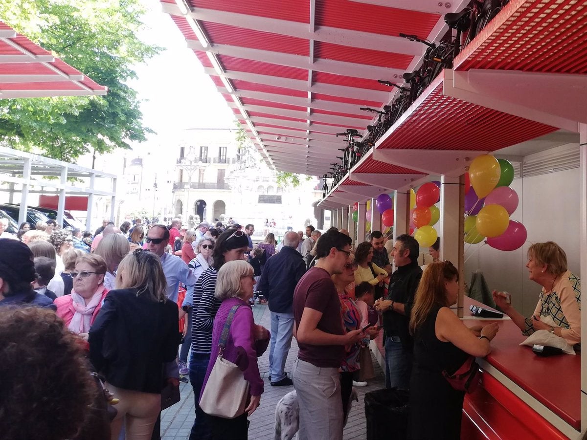 La tómbola de Cáritas ya reparte premios en Pamplona La tómbola de Cáritas ya reparte premios en Pamplona