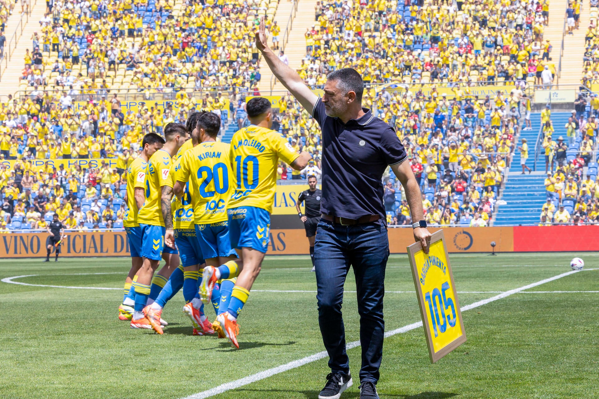 Ud Las Palmas vs. Deportivo Alavés: Adelante, Bonaparte Ud Las Palmas vs. Deportivo Alavés: Adelante, Bonaparte
