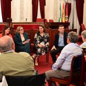 Instantes de la reunión en el Ayuntamiento de Cádiz
