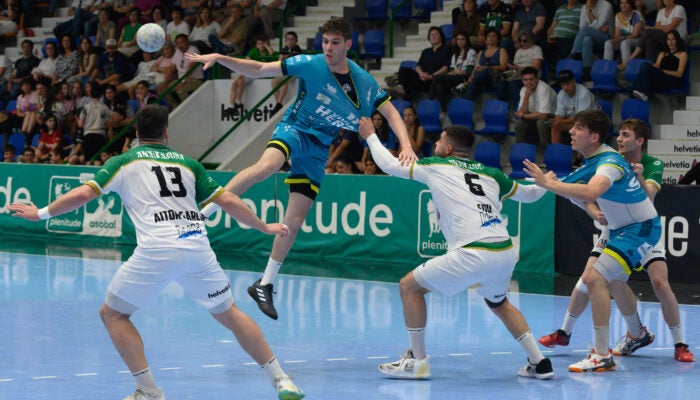 El Nava cierra con victoria en Pamplona una brillante temporada en su regreso a Asobal El Nava cierra con victoria en Pamplona una brillante temporada en su regreso a Asobal