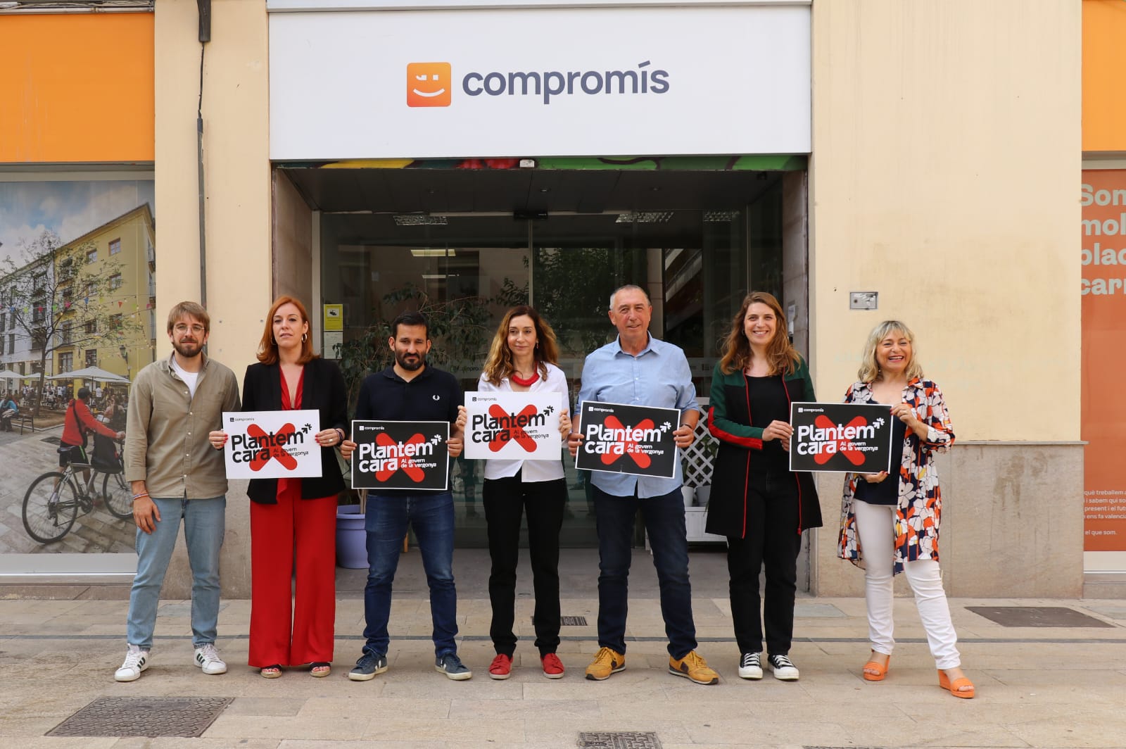 Compromís califica de caótico e ineficaz el primer año de gestión del gobierno PP-VOX en la Comunitat Valenciana Compromís califica de caótico e ineficaz el primer año de gestión del gobierno PP-VOX en la Comunitat Valenciana