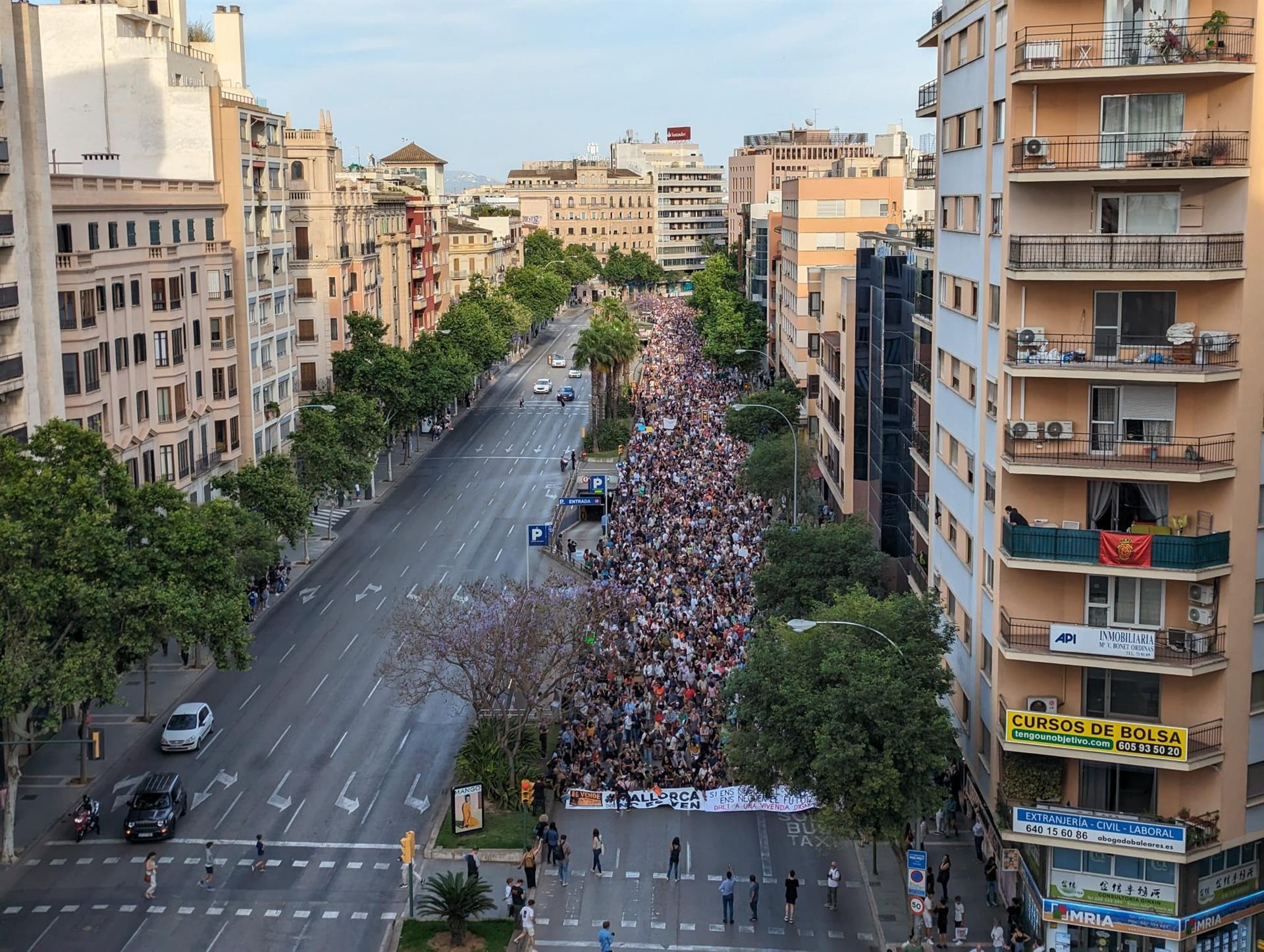 10.000 manifestantes exigen en Palma vivienda digna 10.000 manifestantes exigen en Palma vivienda digna