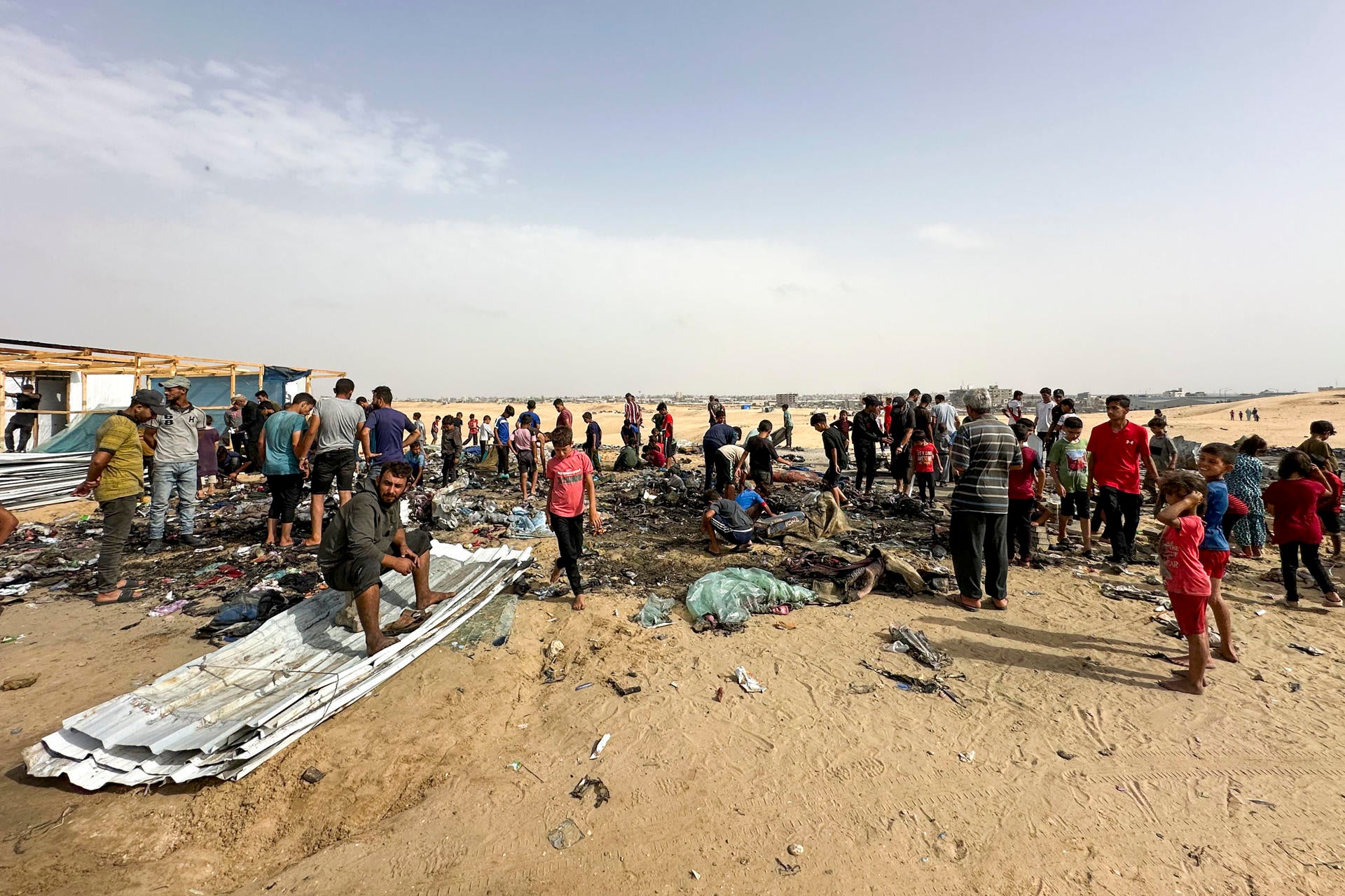 Netanyahu califica como "trágico percance" la muerte de al menos 45 civiles en ataque israelí en Rafah Netanyahu califica como "trágico percance" la muerte de al menos 45 civiles en ataque israelí en Rafah