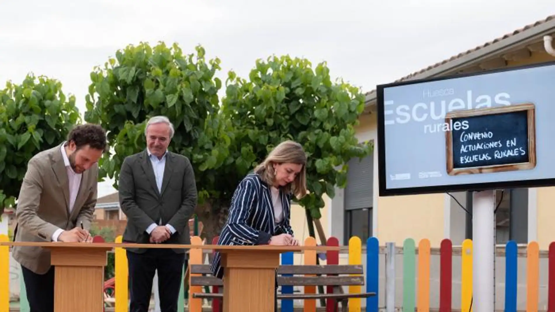 DGA y DPH incrementar la inversión en la escuela rural DGA y DPH incrementar la inversión en la escuela rural