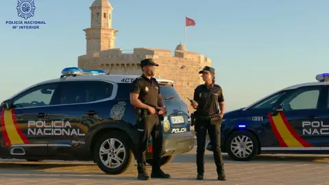 Agentes de la Policía Nacional en Ciutadella. Agentes de la Policía Nacional en Ciutadella.