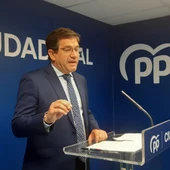 Miguel Ángel Valverde durante la rueda de prensa Miguel Ángel Valverde durante la rueda de prensa