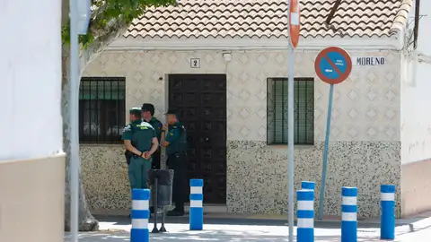 Agentes de la Guardia Civil en Campillos (Málaga) Agentes de la Guardia Civil en Campillos (Málaga)