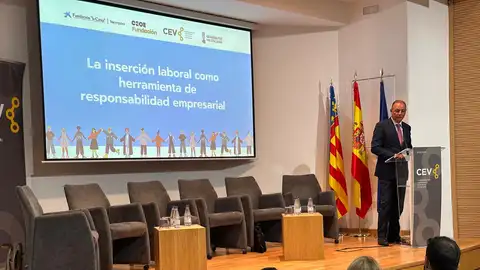 El presidente de la Cev, Salvador Navarro, ha explicado algunos aspectos del proyecto. El presidente de la Cev, Salvador Navarro, ha explicado algunos aspectos del proyecto.