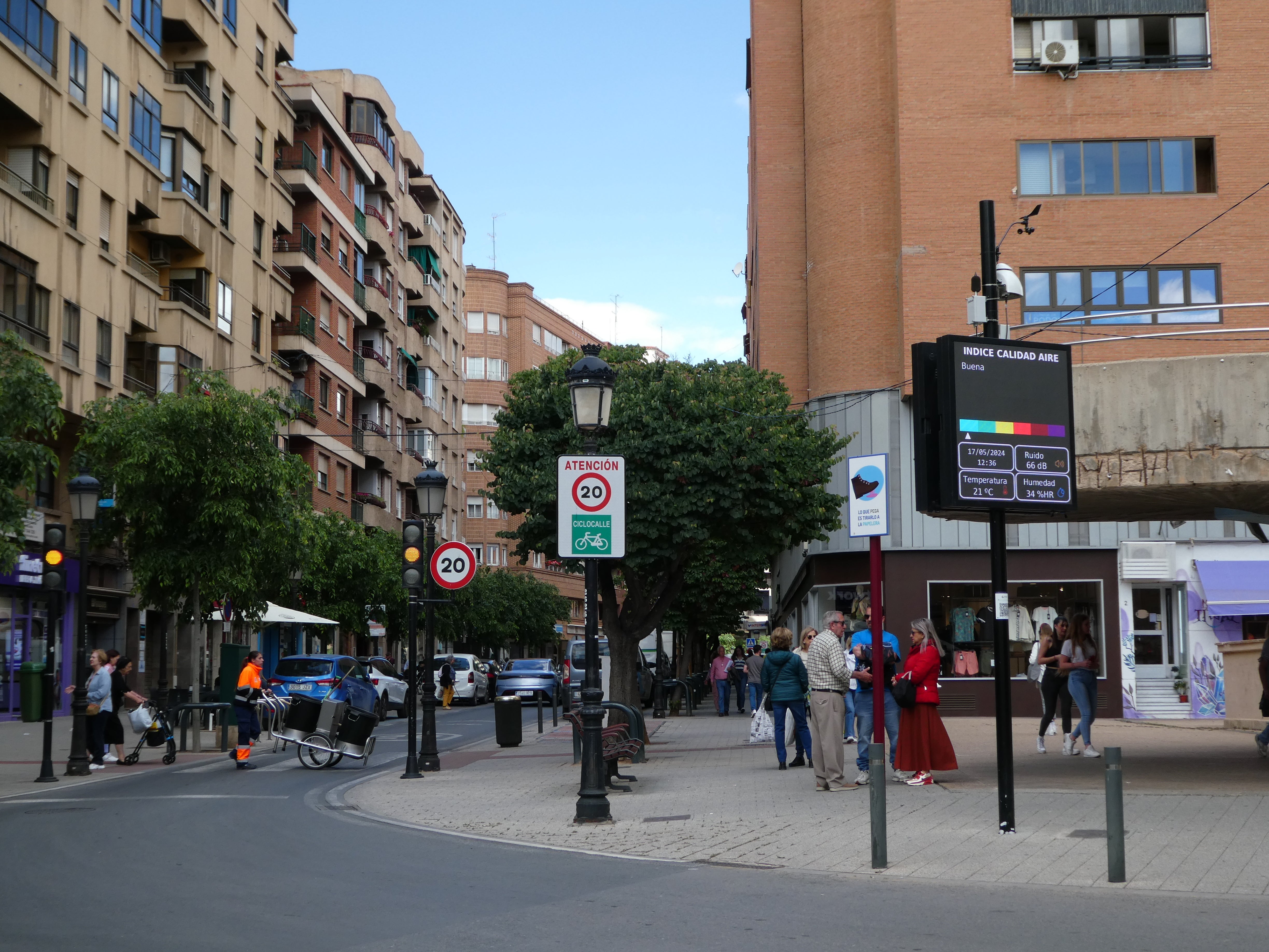 "¿Voy a tener que comprarme un coche eléctrico?" Las desinformaciones que circulan por las zonas de bajas emisiones "¿Voy a tener que comprarme un coche eléctrico?" Las desinformaciones que circulan por las zonas de bajas emisiones