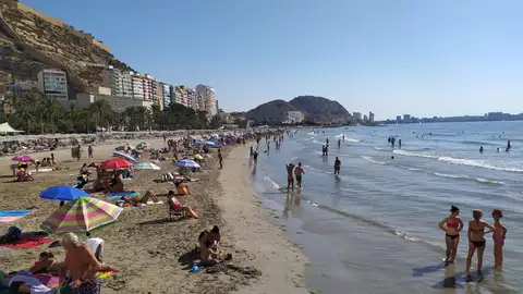 Las playas de Alicante tendrán nuevo servicio mejorad de vigilancia y socorrismo Las playas de Alicante tendrán nuevo servicio mejorad de vigilancia y socorrismo