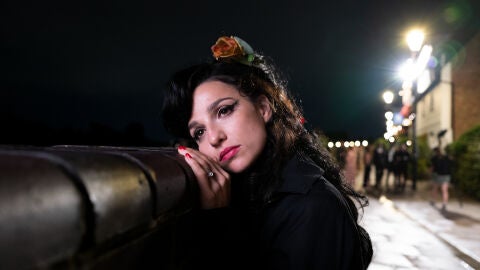 La actriz Marisa Abela, caracterizada como Amy Winehouse en una imagen promocional del biopic 'Back to black'