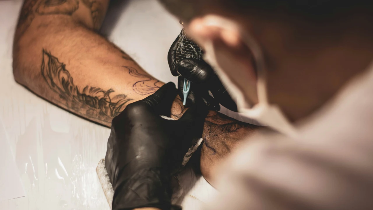 La tinta de los tatuajes termina en los ganglios linfáticos