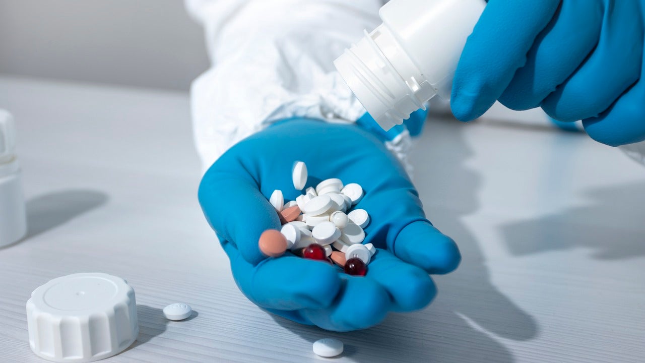 El Gobierno destina a Extremadura 931.000 euros para impulsar la cohesión sanitaria y el uso racional del medicamento El Gobierno destina a Extremadura 931.000 euros para impulsar la cohesión sanitaria y el uso racional del medicamento