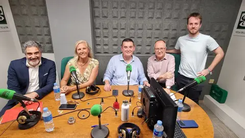 ¿Qué nos jugamos en estas elecciones europeas? Lo analizamos en la tertulia de Onda Cero Vega Baja ¿Qué nos jugamos en estas elecciones europeas? Lo analizamos en la tertulia de Onda Cero Vega Baja