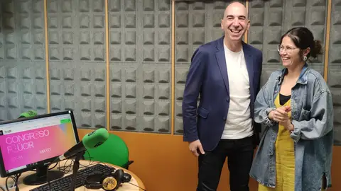 Convidamos á concelleira de Promoción Económica de Pontevedra, Anabel Gulías, e ao director de Flúor, Alberto Garnil, para coñecer a programación deste 30 e 31 de maio na sede de Afundación. Pontevedra acolle a sexta edición do Congreso de Marketing Flúor