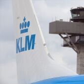 Muere succionado por el motor de un avión frente a los pasajeros en el aeropuerto de Ámsterdam