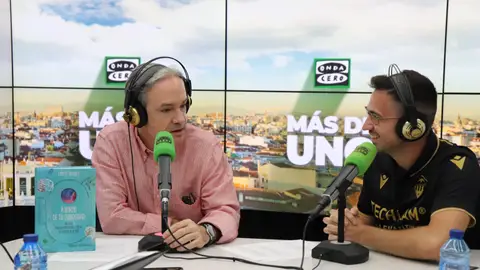 Carlos Briones, bioquímico, investigador y divulgador, con Alberto Aparici Carlos Briones, bioquímico, investigador y divulgador, con Alberto Aparici