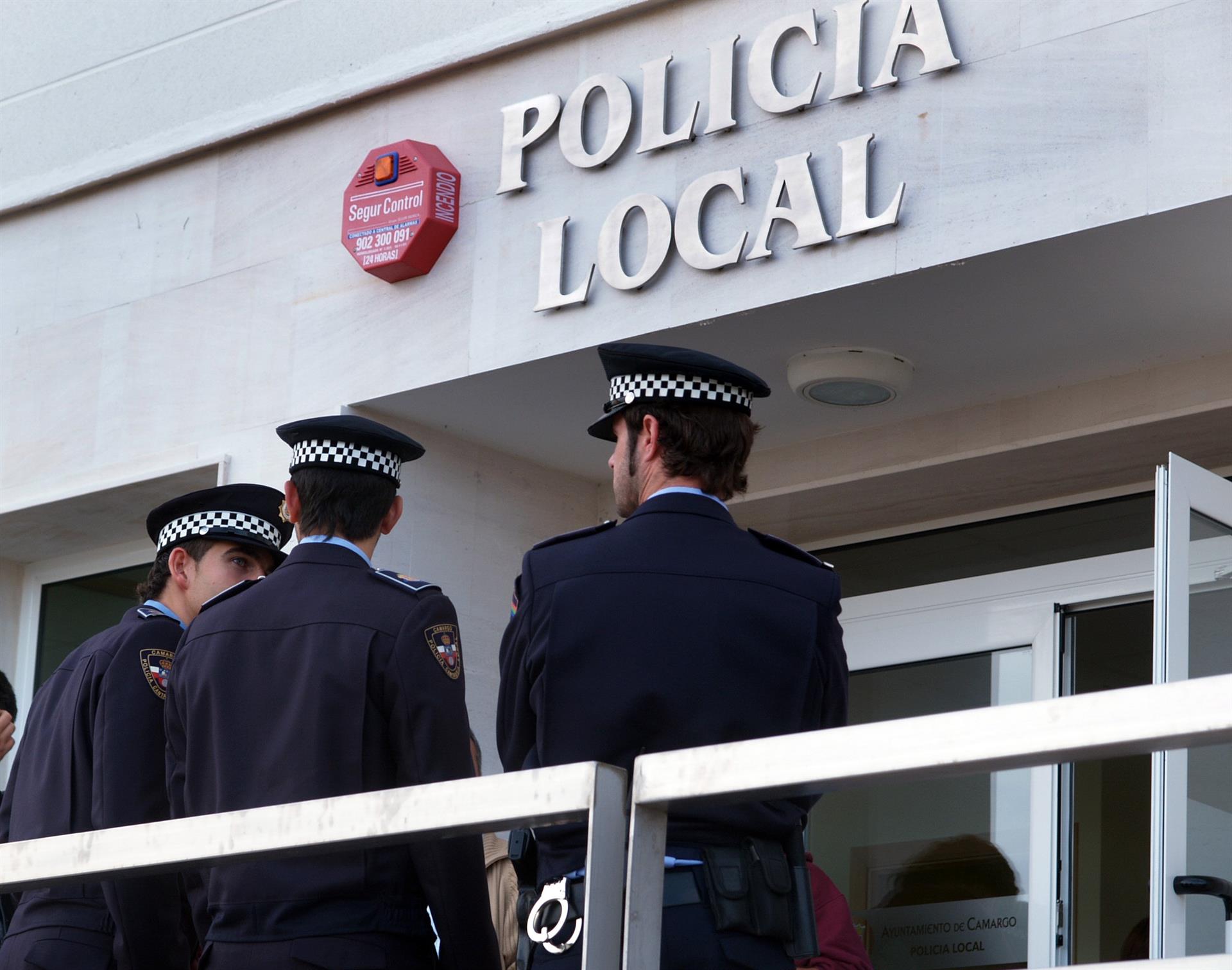 Camargo denuncia la desaparición de una pistola de la Policía Local Camargo denuncia la desaparición de una pistola de la Policía Local