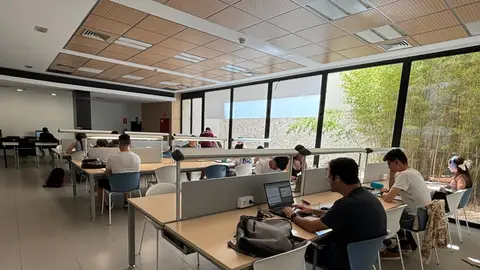 Almassora amplia el horario de la biblioteca para facilitar el estudio durante la época de exámenes Almassora amplia el horario de la biblioteca para facilitar el estudio durante la época de exámenes
