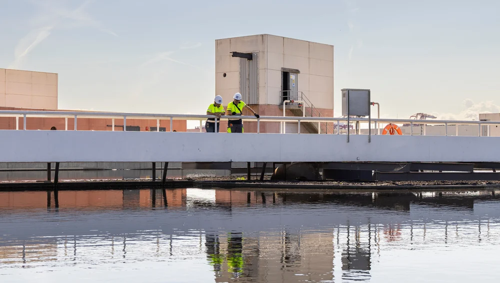 Aigües de Barcelona reafirma la seva aposta per l'aigua regenerada per garantir la resiliència hídrica Aigües de Barcelona reafirma la seva aposta per l'aigua regenerada per garantir la resiliència hídrica