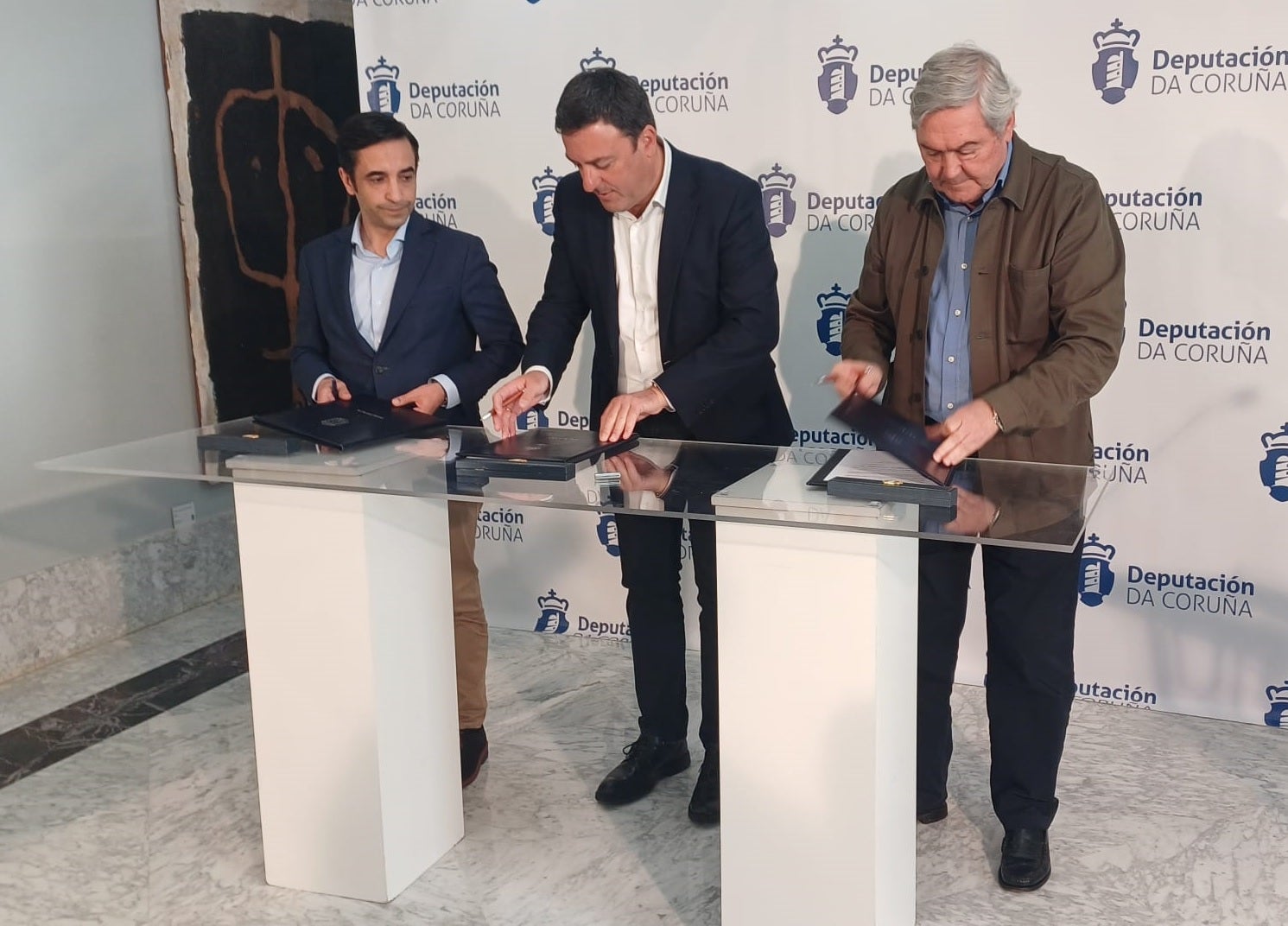 Rey Varela: "Desexamos ter despexada a ubicación da cidade deportiva do Racing de Ferrol cerca da Malata cando empece a próxima temporada" Rey Varela: "Desexamos ter despexada a ubicación da cidade deportiva do Racing de Ferrol cerca da Malata cando empece a próxima temporada"